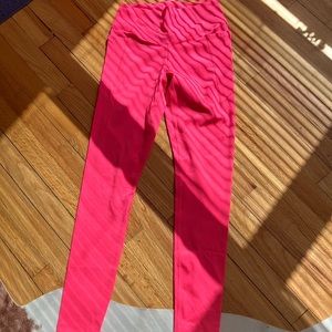 Pink Victorias secret leggings size small, never worn but missing tags